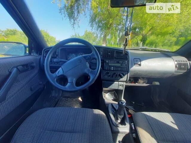 Белый Фольксваген Пассат, объемом двигателя 0 л и пробегом 425 тыс. км за 1300 $, фото 11 на Automoto.ua