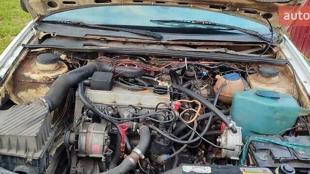 Білий Фольксваген Пассат, об'ємом двигуна 2 л та пробігом 300 тис. км за 1800 $, фото 7 на Automoto.ua