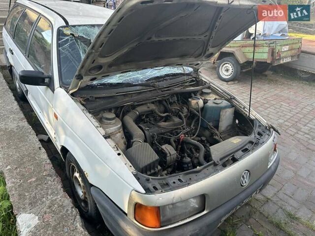 Белый Фольксваген Пассат, объемом двигателя 1.8 л и пробегом 435 тыс. км за 500 $, фото 5 на Automoto.ua