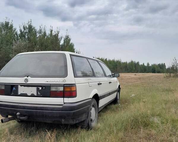 Белый Фольксваген Пассат, объемом двигателя 1.9 л и пробегом 400 тыс. км за 1800 $, фото 2 на Automoto.ua