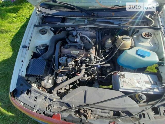 Белый Фольксваген Пассат, объемом двигателя 0 л и пробегом 425 тыс. км за 1300 $, фото 18 на Automoto.ua