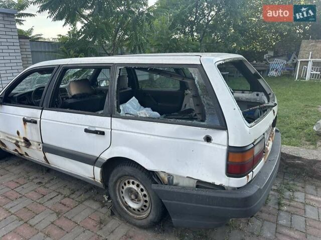 Белый Фольксваген Пассат, объемом двигателя 1.8 л и пробегом 435 тыс. км за 500 $, фото 1 на Automoto.ua