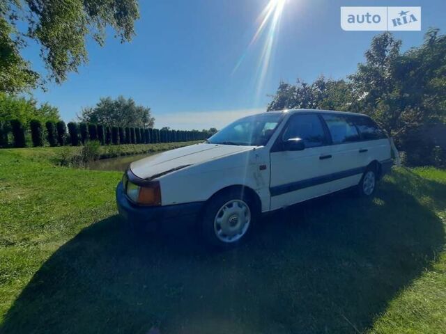 Белый Фольксваген Пассат, объемом двигателя 0 л и пробегом 425 тыс. км за 1300 $, фото 4 на Automoto.ua