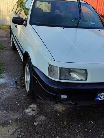 Білий Фольксваген Пассат, об'ємом двигуна 2 л та пробігом 300 тис. км за 1800 $, фото 3 на Automoto.ua