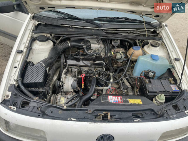 Білий Фольксваген Пассат, об'ємом двигуна 1.8 л та пробігом 341 тис. км за 1900 $, фото 27 на Automoto.ua