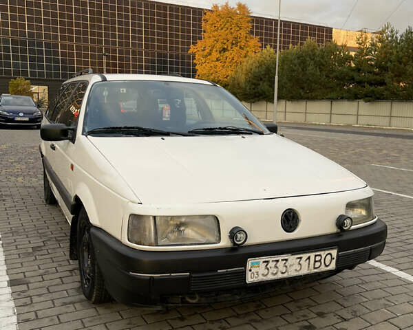 Білий Фольксваген Пассат, об'ємом двигуна 1.8 л та пробігом 341 тис. км за 1900 $, фото 5 на Automoto.ua