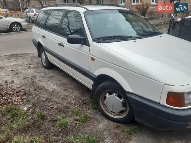 Белый Фольксваген Пассат, объемом двигателя 2 л и пробегом 245 тыс. км за 1900 $, фото 1 на Automoto.ua