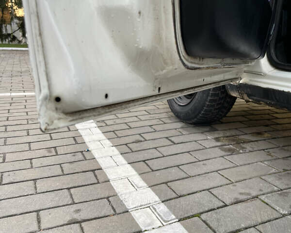 Білий Фольксваген Пассат, об'ємом двигуна 1.8 л та пробігом 341 тис. км за 1900 $, фото 10 на Automoto.ua