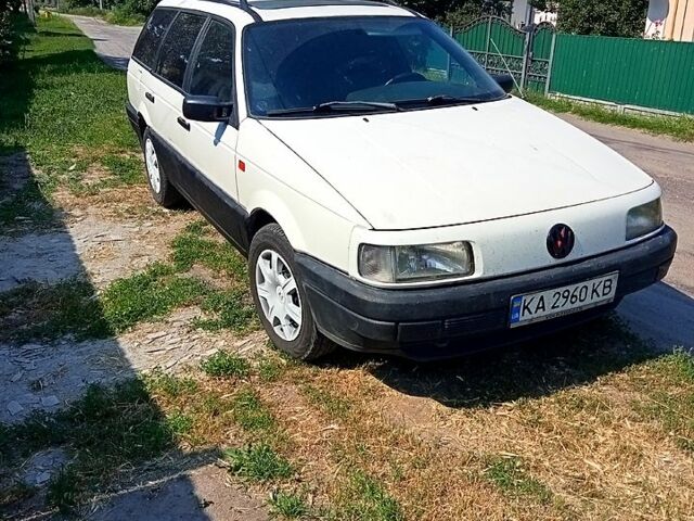 Белый Фольксваген Пассат, объемом двигателя 1.8 л и пробегом 280 тыс. км за 1650 $, фото 2 на Automoto.ua