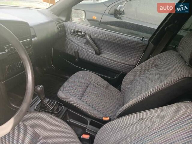 Белый Фольксваген Пассат, объемом двигателя 1.8 л и пробегом 620 тыс. км за 1650 $, фото 6 на Automoto.ua