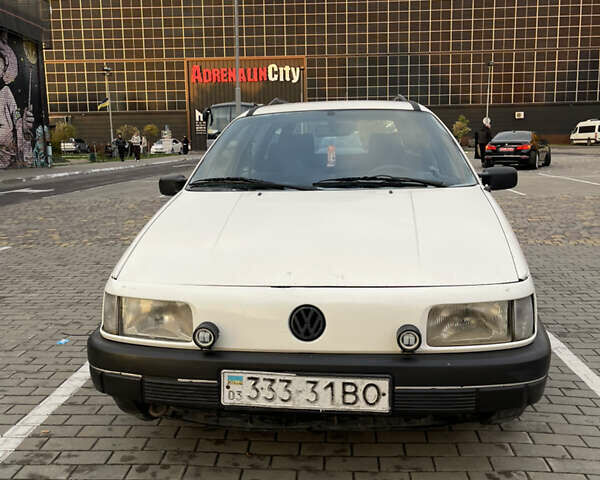 Білий Фольксваген Пассат, об'ємом двигуна 1.8 л та пробігом 341 тис. км за 1900 $, фото 3 на Automoto.ua