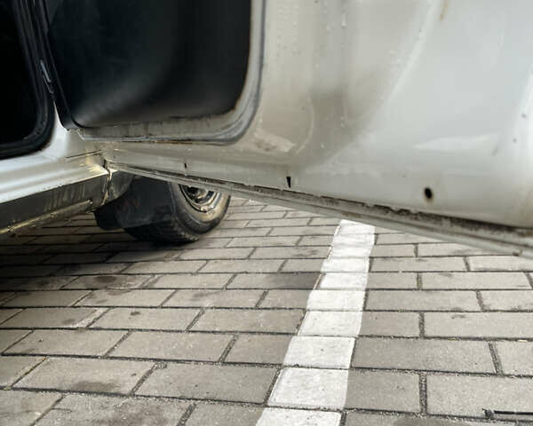 Білий Фольксваген Пассат, об'ємом двигуна 1.8 л та пробігом 341 тис. км за 1900 $, фото 7 на Automoto.ua