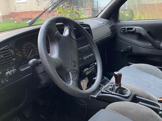 Білий Фольксваген Пассат, об'ємом двигуна 2 л та пробігом 400 тис. км за 1500 $, фото 3 на Automoto.ua