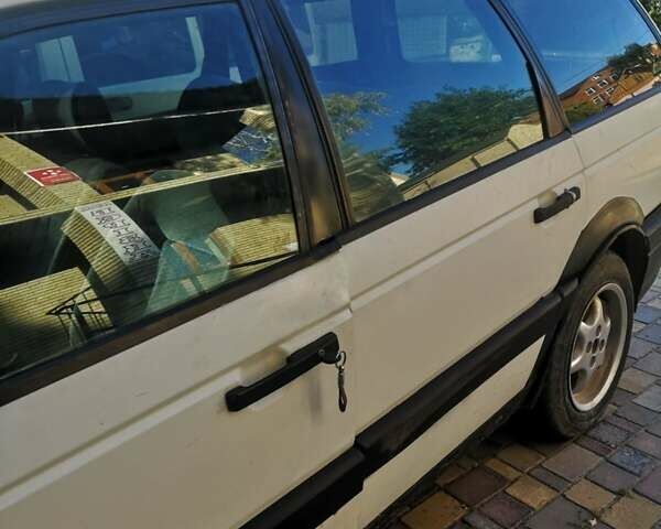 Белый Фольксваген Пассат, объемом двигателя 1.9 л и пробегом 541 тыс. км за 1150 $, фото 2 на Automoto.ua