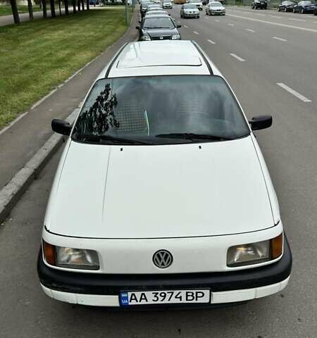 Белый Фольксваген Пассат, объемом двигателя 1.8 л и пробегом 474 тыс. км за 2100 $, фото 1 на Automoto.ua