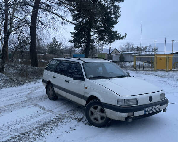 Білий Фольксваген Пассат, об'ємом двигуна 1.98 л та пробігом 250 тис. км за 2100 $, фото 8 на Automoto.ua