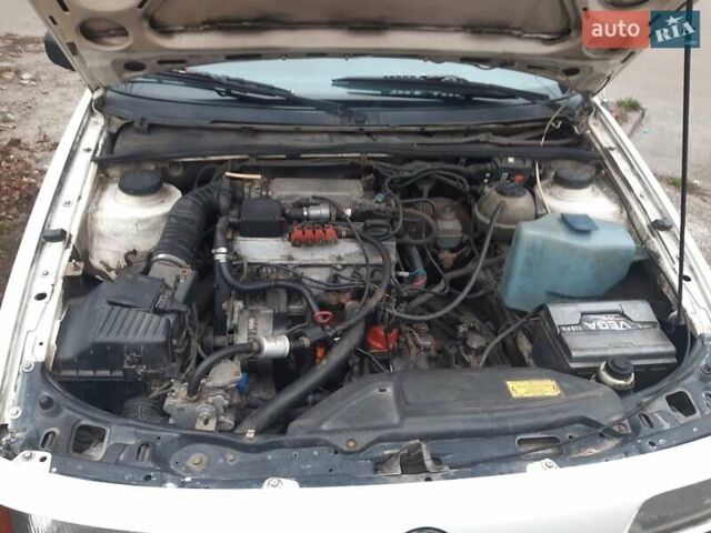 Белый Фольксваген Пассат, объемом двигателя 2 л и пробегом 245 тыс. км за 1900 $, фото 10 на Automoto.ua