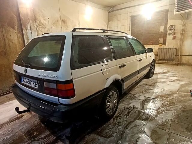 Белый Фольксваген Пассат, объемом двигателя 1.8 л и пробегом 380 тыс. км за 1650 $, фото 3 на Automoto.ua