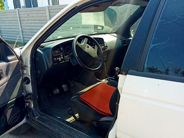 Белый Фольксваген Пассат, объемом двигателя 1.8 л и пробегом 280 тыс. км за 1650 $, фото 4 на Automoto.ua