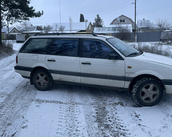 Білий Фольксваген Пассат, об'ємом двигуна 1.98 л та пробігом 250 тис. км за 2100 $, фото 2 на Automoto.ua