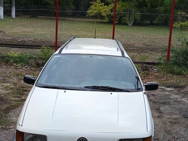 Белый Фольксваген Пассат, объемом двигателя 1.8 л и пробегом 330 тыс. км за 1800 $, фото 4 на Automoto.ua