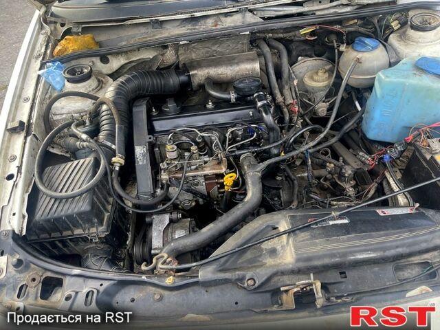 Белый Фольксваген Пассат, объемом двигателя 1.9 л и пробегом 304 тыс. км за 2000 $, фото 8 на Automoto.ua