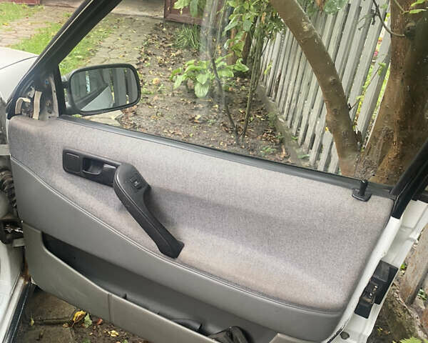 Белый Фольксваген Пассат, объемом двигателя 2 л и пробегом 436 тыс. км за 2500 $, фото 7 на Automoto.ua