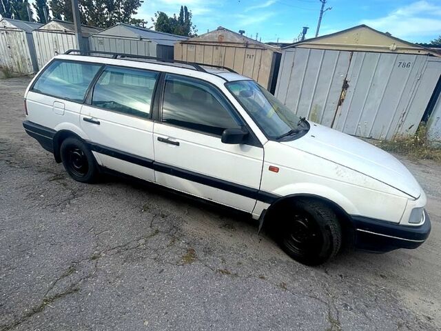 Белый Фольксваген Пассат, объемом двигателя 1.9 л и пробегом 304 тыс. км за 2000 $, фото 2 на Automoto.ua