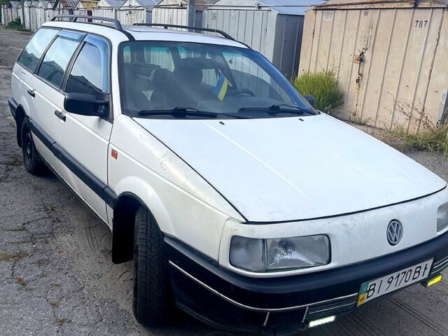 Белый Фольксваген Пассат, объемом двигателя 1.9 л и пробегом 304 тыс. км за 2000 $, фото 1 на Automoto.ua