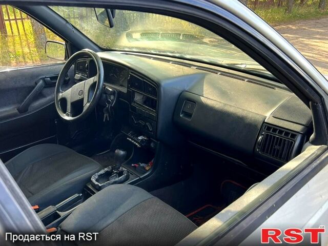 Белый Фольксваген Пассат, объемом двигателя 1.8 л и пробегом 165 тыс. км за 550 $, фото 11 на Automoto.ua