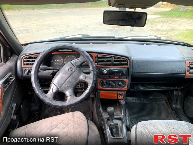 Білий Фольксваген Пассат, об'ємом двигуна 1.8 л та пробігом 250 тис. км за 1300 $, фото 8 на Automoto.ua