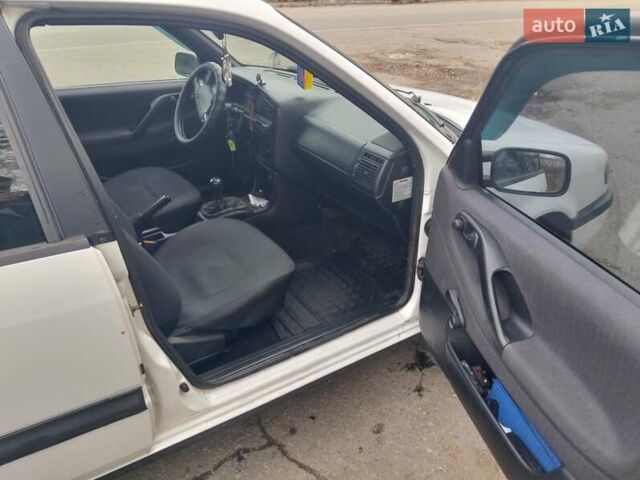 Белый Фольксваген Пассат, объемом двигателя 1.78 л и пробегом 530 тыс. км за 2000 $, фото 11 на Automoto.ua