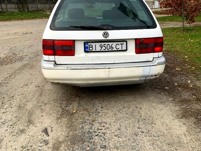 Білий Фольксваген Пассат, об'ємом двигуна 1.8 л та пробігом 250 тис. км за 1300 $, фото 4 на Automoto.ua