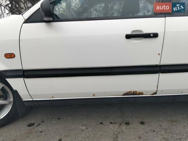 Белый Фольксваген Пассат, объемом двигателя 1.78 л и пробегом 530 тыс. км за 2000 $, фото 5 на Automoto.ua