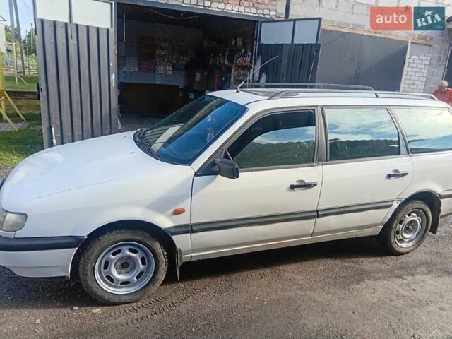 Белый Фольксваген Пассат, объемом двигателя 1.9 л и пробегом 300 тыс. км за 2350 $, фото 7 на Automoto.ua