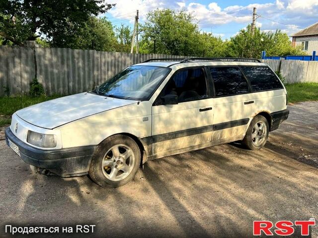 Белый Фольксваген Пассат, объемом двигателя 1.8 л и пробегом 165 тыс. км за 550 $, фото 1 на Automoto.ua