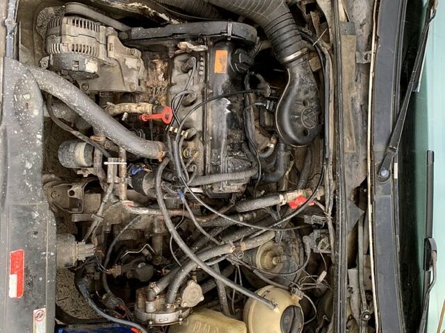 Білий Фольксваген Пассат, об'ємом двигуна 1.8 л та пробігом 250 тис. км за 1300 $, фото 9 на Automoto.ua