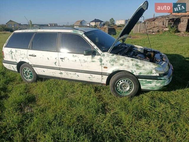 Белый Фольксваген Пассат, объемом двигателя 1.9 л и пробегом 200 тыс. км за 1500 $, фото 7 на Automoto.ua