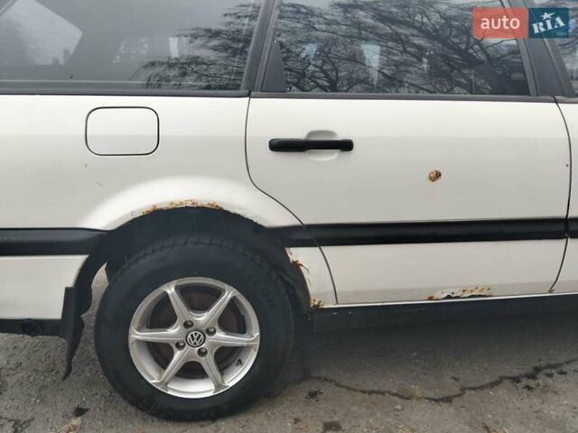 Белый Фольксваген Пассат, объемом двигателя 1.78 л и пробегом 530 тыс. км за 2000 $, фото 4 на Automoto.ua