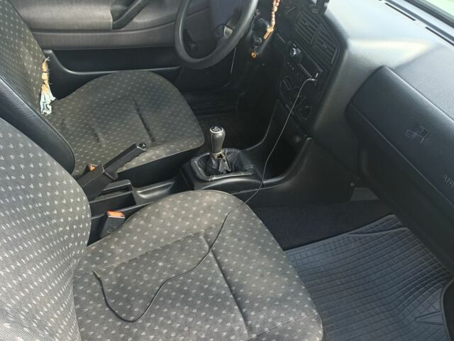 Белый Фольксваген Пассат, объемом двигателя 1.9 л и пробегом 200 тыс. км за 1400 $, фото 4 на Automoto.ua