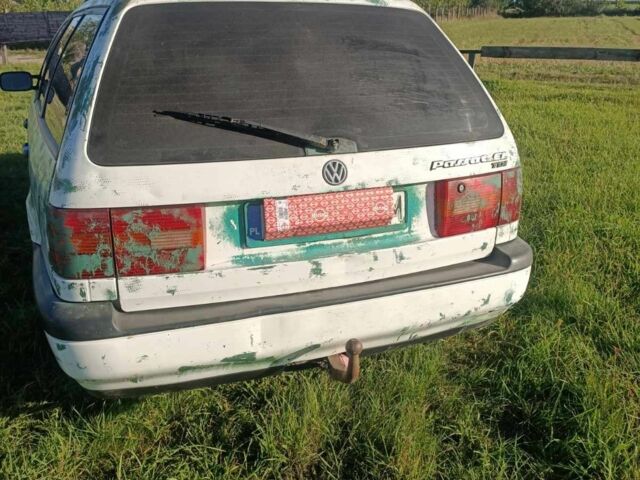 Белый Фольксваген Пассат, объемом двигателя 1.9 л и пробегом 199 тыс. км за 1500 $, фото 2 на Automoto.ua