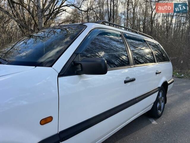 Белый Фольксваген Пассат, объемом двигателя 1.9 л и пробегом 400 тыс. км за 3399 $, фото 12 на Automoto.ua