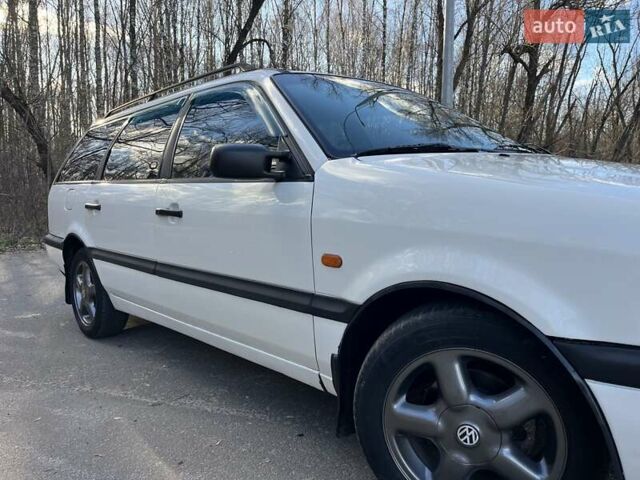 Белый Фольксваген Пассат, объемом двигателя 1.9 л и пробегом 400 тыс. км за 3399 $, фото 3 на Automoto.ua