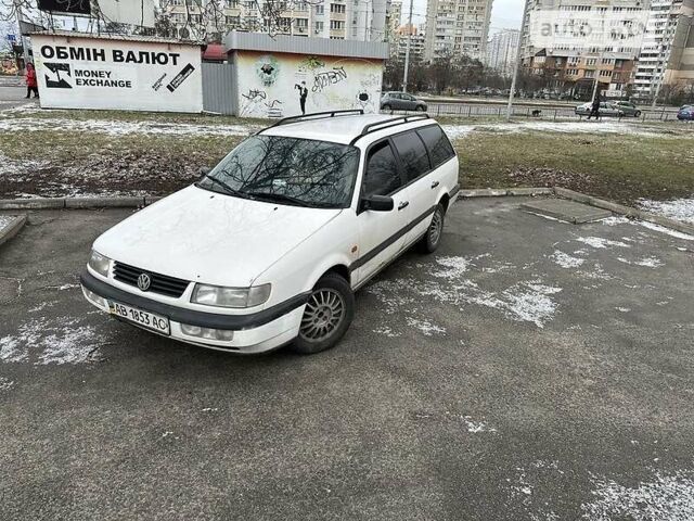 Білий Фольксваген Пассат, об'ємом двигуна 1.8 л та пробігом 320 тис. км за 2500 $, фото 2 на Automoto.ua