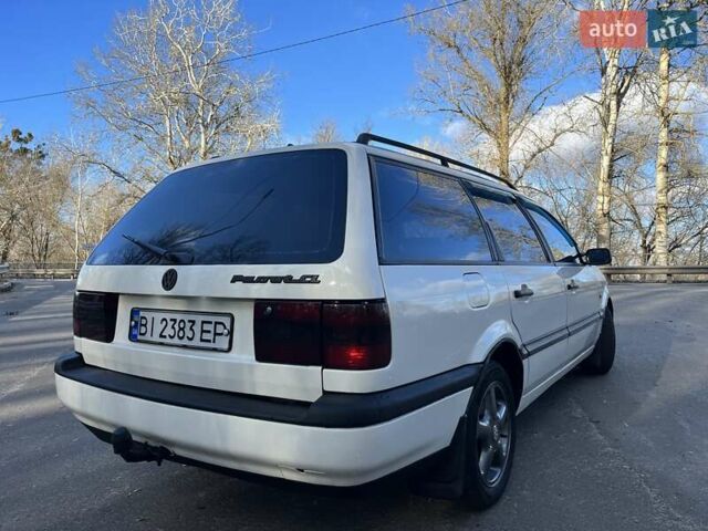 Белый Фольксваген Пассат, объемом двигателя 1.9 л и пробегом 400 тыс. км за 3399 $, фото 4 на Automoto.ua