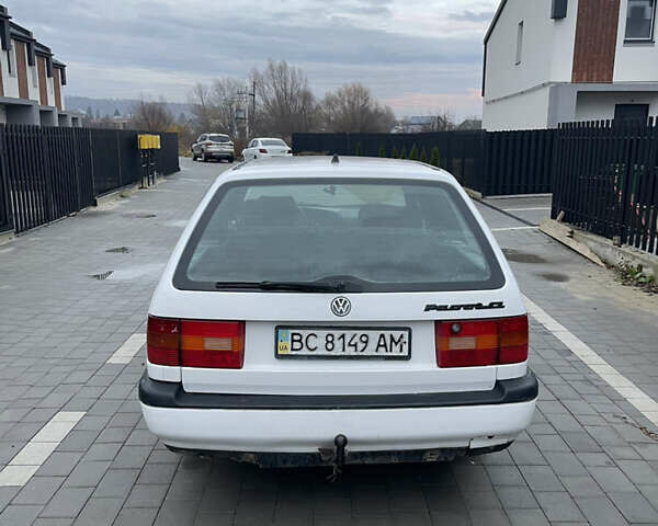 Белый Фольксваген Пассат, объемом двигателя 1.8 л и пробегом 299 тыс. км за 1499 $, фото 13 на Automoto.ua