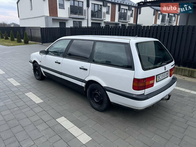 Белый Фольксваген Пассат, объемом двигателя 1.8 л и пробегом 299 тыс. км за 1499 $, фото 11 на Automoto.ua