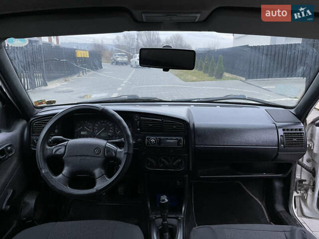 Белый Фольксваген Пассат, объемом двигателя 1.8 л и пробегом 299 тыс. км за 1499 $, фото 21 на Automoto.ua