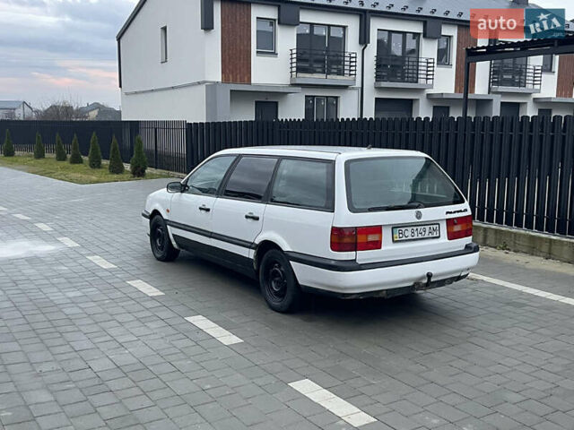 Белый Фольксваген Пассат, объемом двигателя 1.8 л и пробегом 299 тыс. км за 1499 $, фото 20 на Automoto.ua