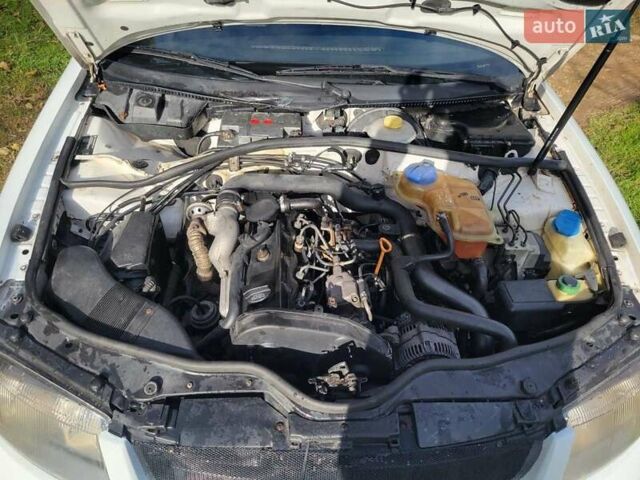 Белый Фольксваген Пассат, объемом двигателя 1.9 л и пробегом 450 тыс. км за 3000 $, фото 3 на Automoto.ua